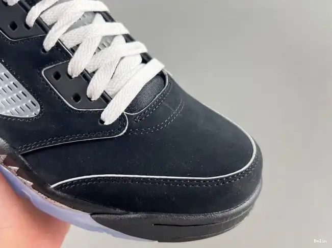 Boostmaster lin Metallic HF3975-001 Jordan Black Reimagined Air 5 0609